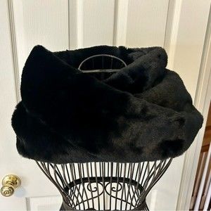 Faux fur infinity scarf black faux mink warm and cozy new without tags